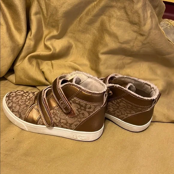 UGG Brown High-Top kids Sneakers with Velcro Straps size 12 - Picture 3 of 6